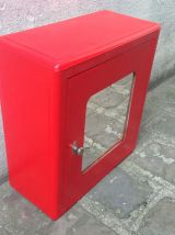 Armoire à pharmacie métal