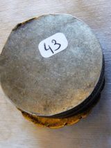 Petite boite à bijoux à priser artisanal argenté