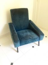Fauteuil vintage en velours bleu canard
