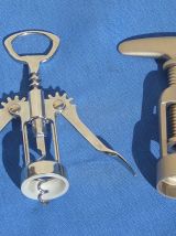 lot  de  2 tire bouchon  en métal