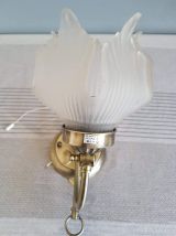 applique fleur en  verre et support métal doré