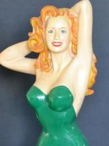 Pin Up robe verte en résine années 1950