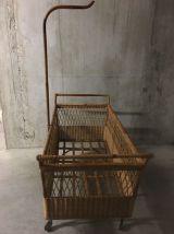 Lit d’enfant en rotin années 60