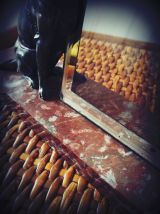 Art déco - porte photo chien en régule sur marbre