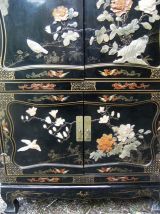  Armoire japonaise laquée motifs XXème siècle