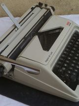 Machine à écrire Olympia AEG Régina de Luxe + valise  