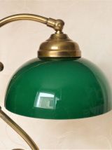 Lampe art déco métal laitonnée et abat-jour opaline vert.