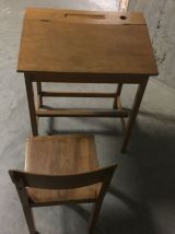 Pupitre d’écolier et sa chaise