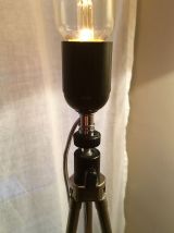 lampadaire s/anc. trépied photo métal_ampoule globe