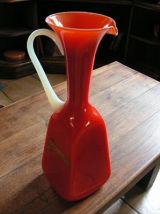 Vase , carafon en opaline rouge 