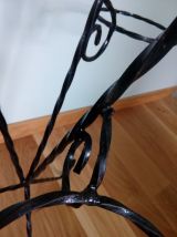 Porte plantes tripode en fer forgé torsadé noir