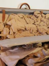 Valise à soufflets d'époque en tissu et lanières de cuir