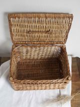 petite malle en osier avec poignet
