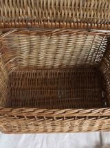 petite malle en osier avec poignet