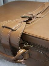 valise de voyage en cuir camel vintage