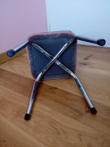 Repose-pied ou tabouret bas en métal chromé
