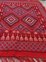 tapis rouge fait à la main 