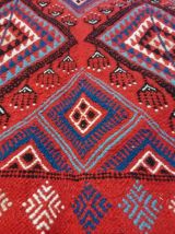 tapis rouge fait à la main 