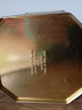 Boite en fer décorée, par Daher