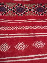 Kilim tapis rouge berbère fait à la main en laine 