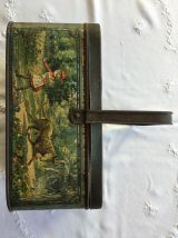 Boite en métal forme panier 