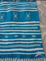 Tapis kilim berbère bleu et blanc fait main 