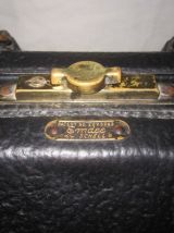 ancien sac cuirs médecin signé emdee schell