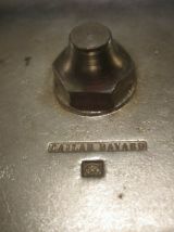 Paire de bougeoirs en métal argenté Cailar Bailard