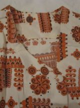 robe a motif vintage 70