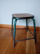 Tabouret d'école en métal et bois style industriel