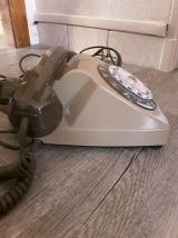 Téléphone à cadran vintage