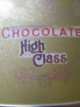 lots de deux    1/2 boites ronde  en tole decor romantique