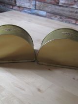 lots de deux    1/2 boites ronde  en tole decor romantique