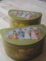 lots de deux    1/2 boites ronde  en tole decor romantique