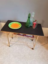 desserte vintage plateau skaî noir et structure métal doré 