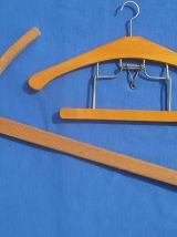 lot  de  6 cintres  anciens  en bois, vintage