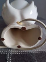 lampe vintage mains céramique blanche avec globe opaline