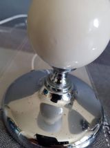 paire de lampes boule opaline blanche mate et bois peint