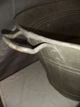 Grande bassine a fleurs en fer