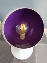 lampe pied tulipe blanche et violette tout métal  années 80 