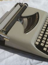 machine a écrire Remington envoy