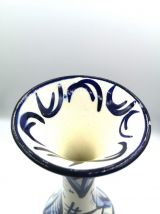 Vase en céramique bleu et blanc