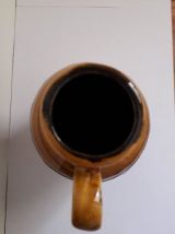 joli pichet en céramique Marqué en reflief W.GERM Allemagne