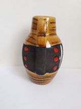 joli pichet en céramique Marqué en reflief W.GERM Allemagne