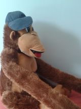 Peluche: grand singe avec trapèze