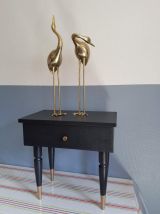 table de chevet vintage remise au goût du jour noire et or