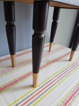 table de chevet vintage remise au goût du jour noire et or