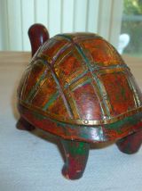 tortue bois peint et laiton inde vintage 