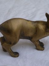 chat  en laiton massif , vintage