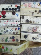 lot de milliers de boutons anciens fabrication France
